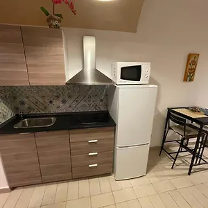 Alex Comfort House Bari